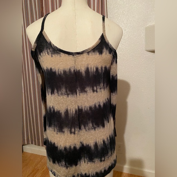 Charlotte Russe Flared arms S - Picture 2 of 3